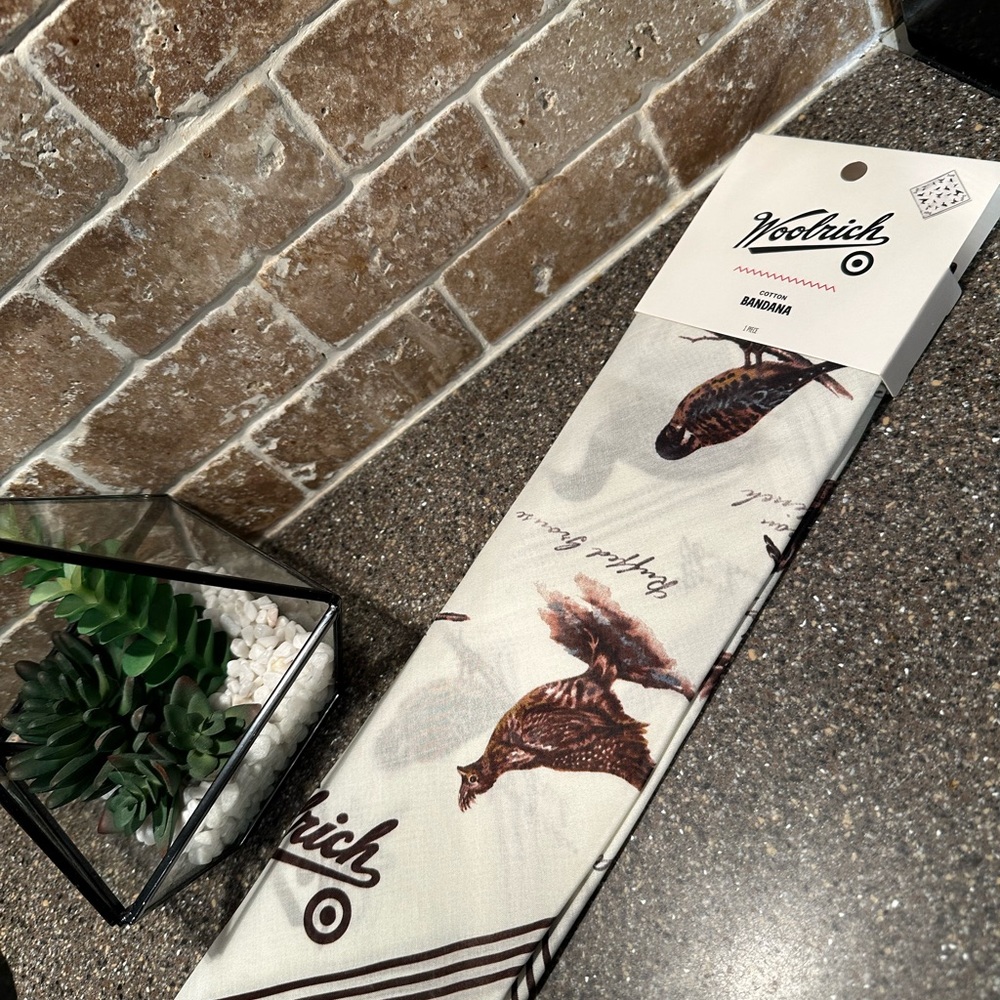 Woolrich x Target Cream Bird Motif Bandana - Picture 6 of 8